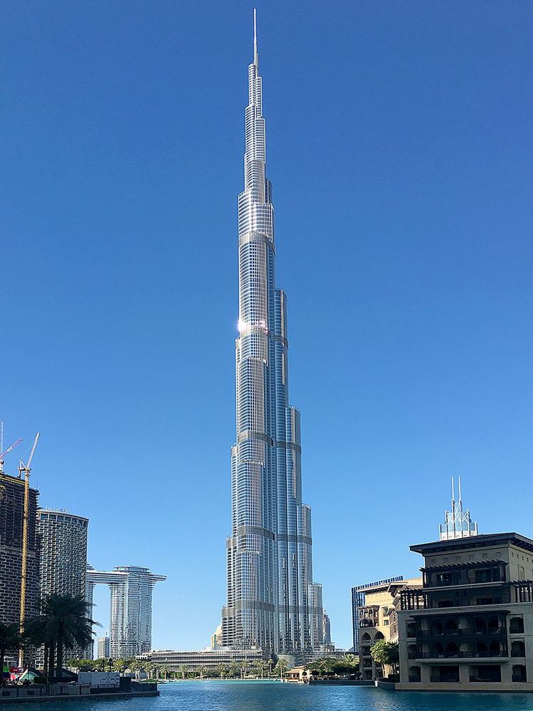 dubai-burj-khalifa-ansicht-vom-see.jpg