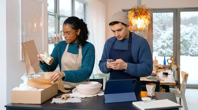 EB-18381935693_Seller News_Q1_Global_Seller Foundations_Seller News Flagship_Jan14_Community_Carousel_830x460_FINAL - Annika Becker.jpg