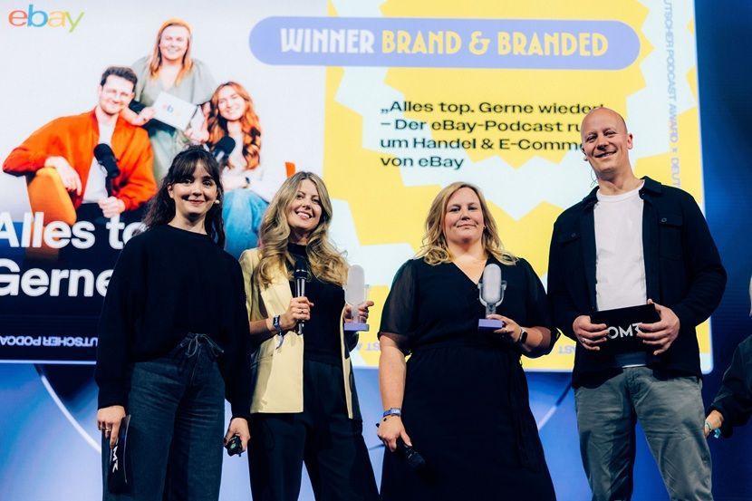 „Alles top. Gerne wieder!“ gewinnt den Deutschen Podcast Award in der Kategorie Brand & Branded