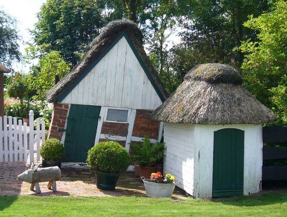 schiefes haeuschen.JPG